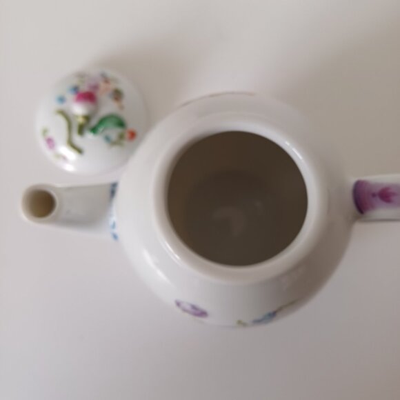 Beautiful 1985 Franklin Mint MENNECY Fine Porcelain Floral Mini Teapot - Picture 8 of 16